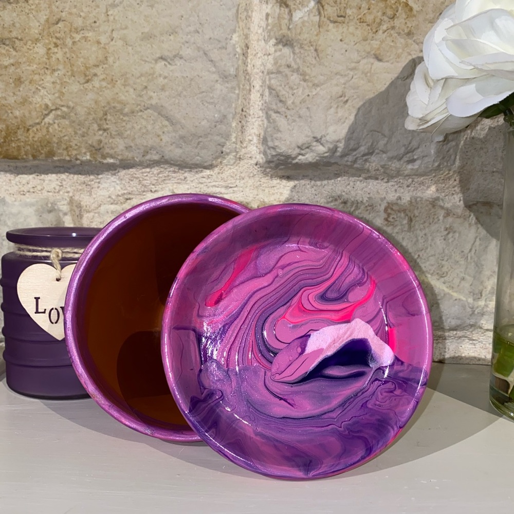 Hand painted abstract acrylic fluid pour art clay terracotta flower pot ๐ธ - Picture 6 of 10